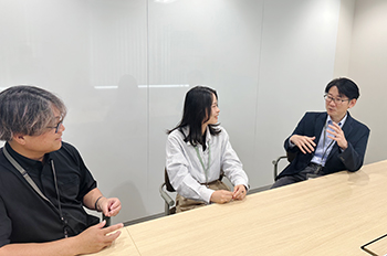 お話しいただいた吉野様(左)、石塚様(中央)、伊藤様(右)